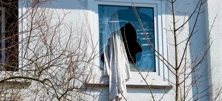 Storm Window Installation Contractors in McKellar Island, Ontario