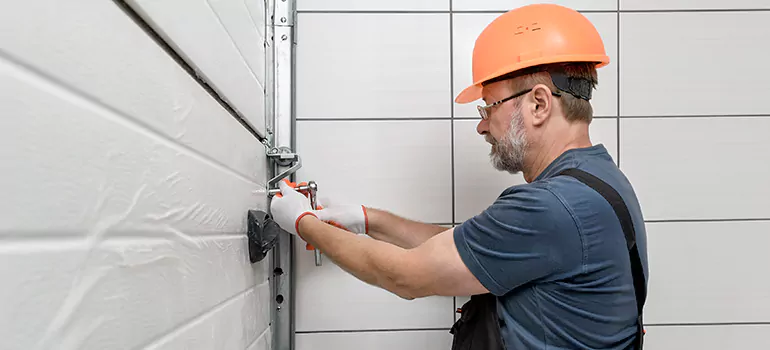 Garage Door Repair in Hillcrest Park